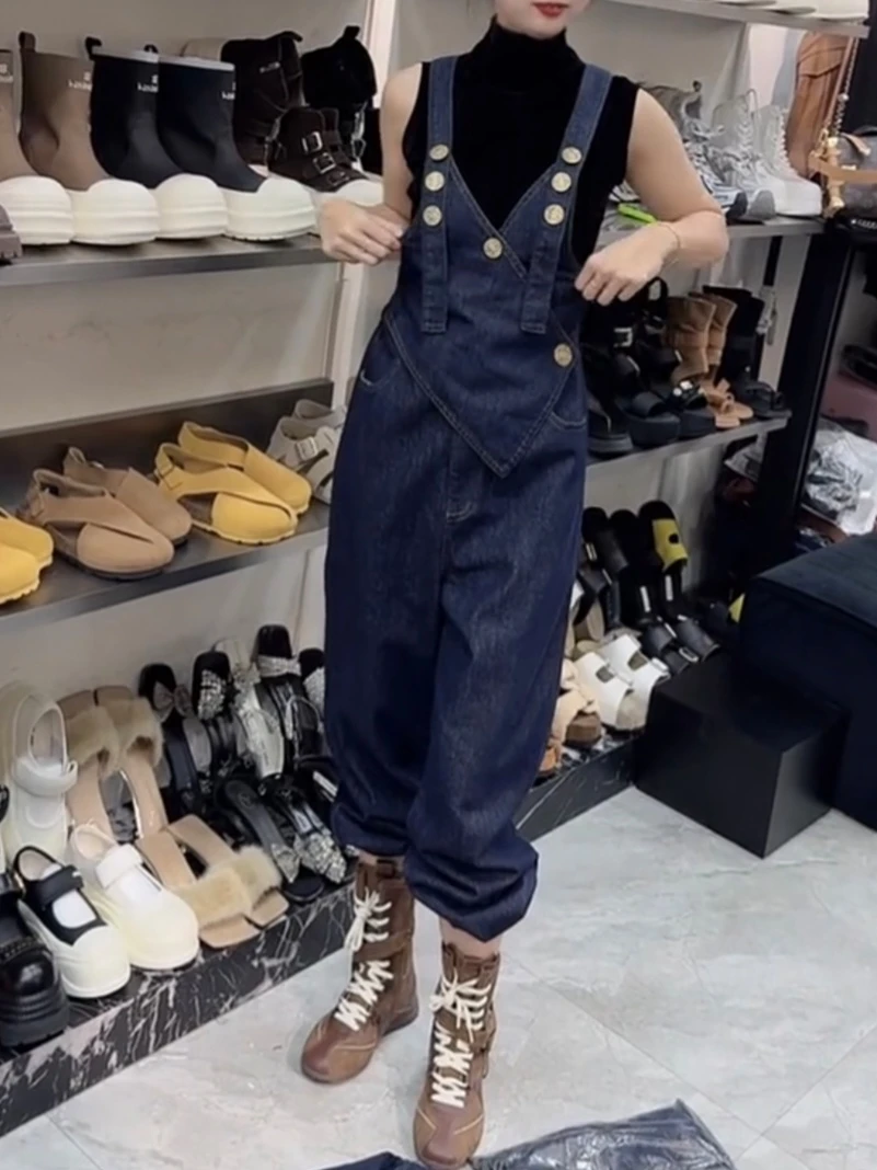 2025年秋季新款洋气不规则连体牛仔背带裤微胖大码女装显瘦连体裤