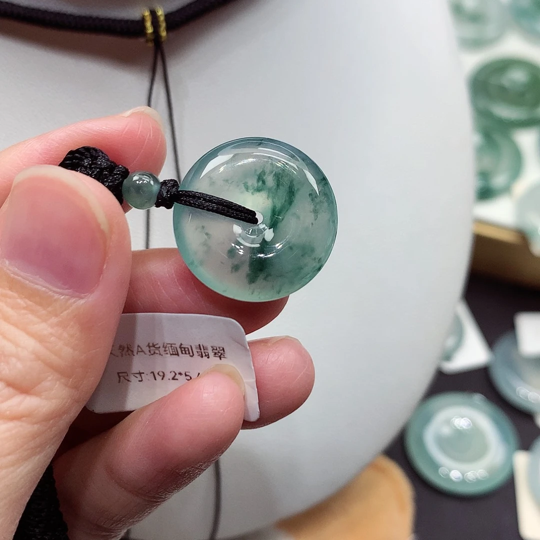 颈饰未镶嵌翡翠编号64，19.2/5.4