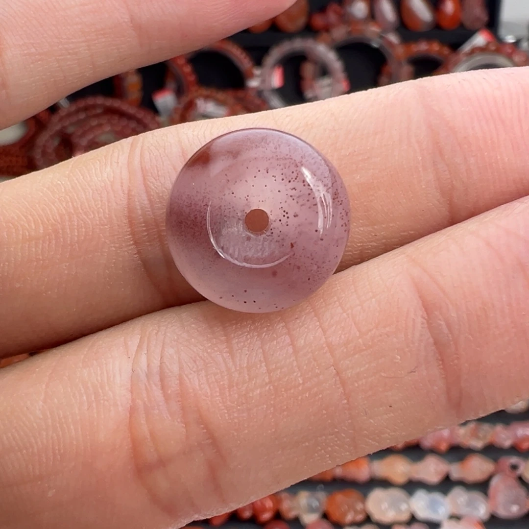 南红玛瑙未镶嵌颈饰平安扣