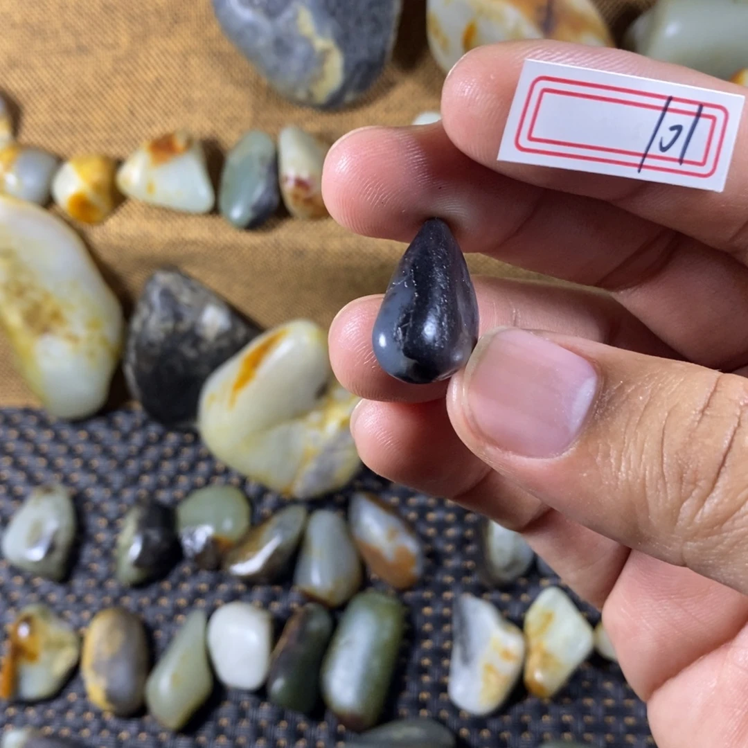 和田玉（糖玉）未镶嵌挂件