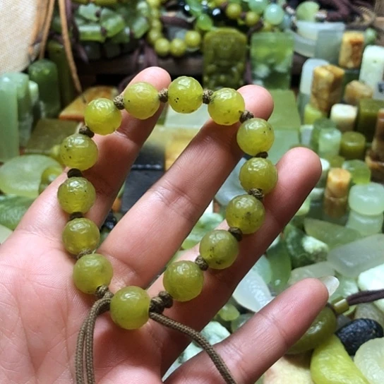 未镶嵌岫玉吊坠有墨点有墨点