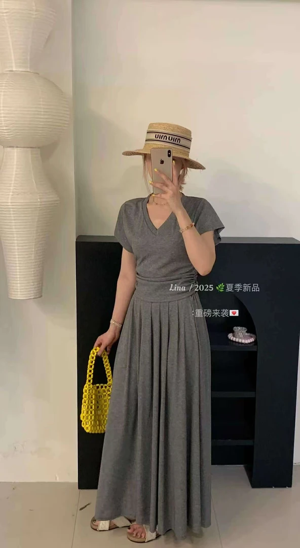 【肉总】高级感收腰显瘦V领短袖上衣搭配半身裙套装9867