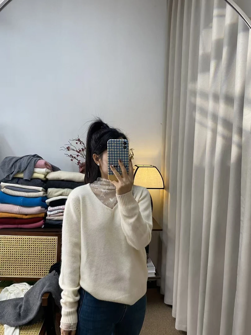 【慧慧精选】 冬季新品～一见钟情～蕾丝领口羊毛毛衣