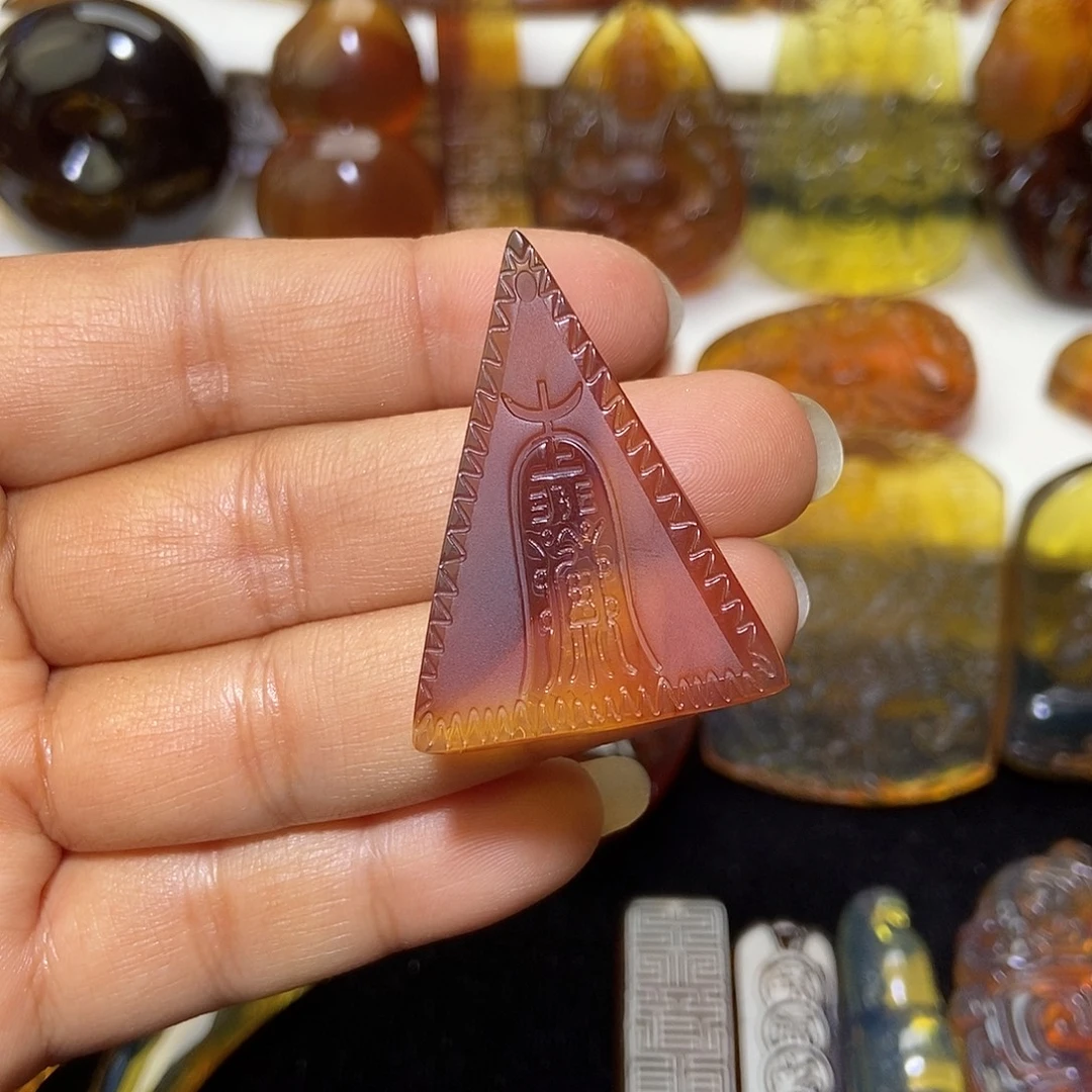 琥珀未镶嵌颈饰缅甸天然琥珀吊坠