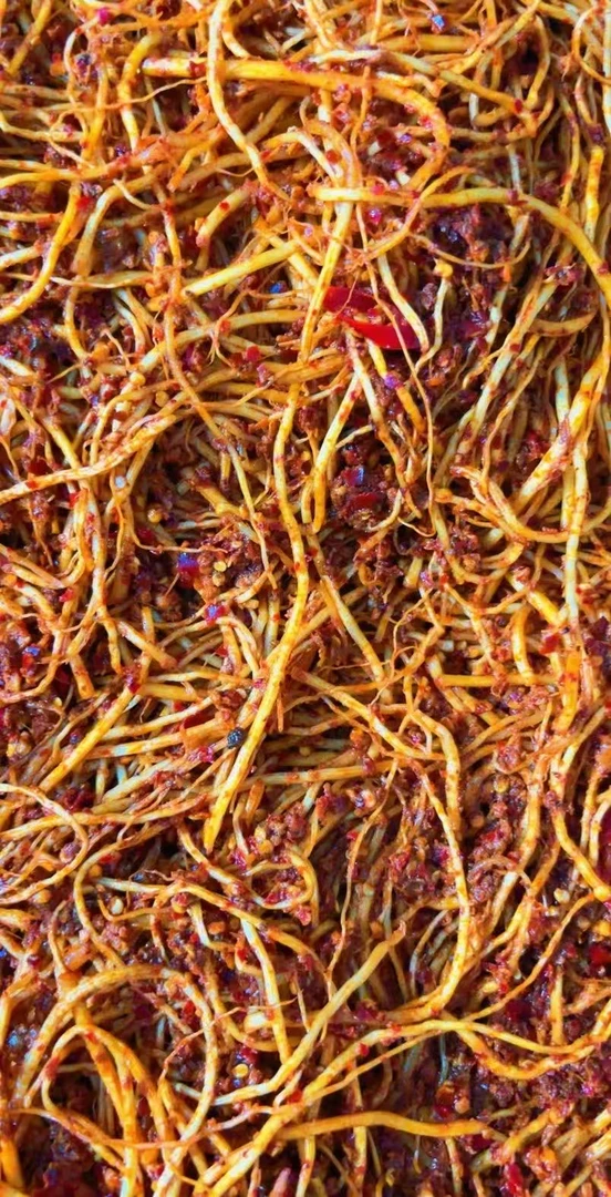 云南特产手工腌制特辣麻辣苤菜根
