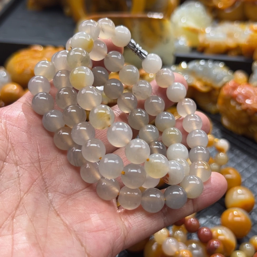 石英质玉未镶嵌颈饰
