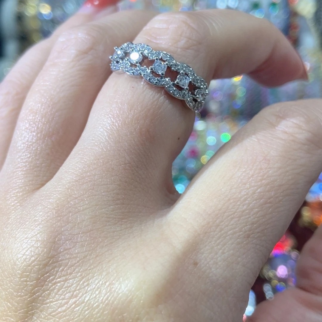 66锆石（处理）戒指