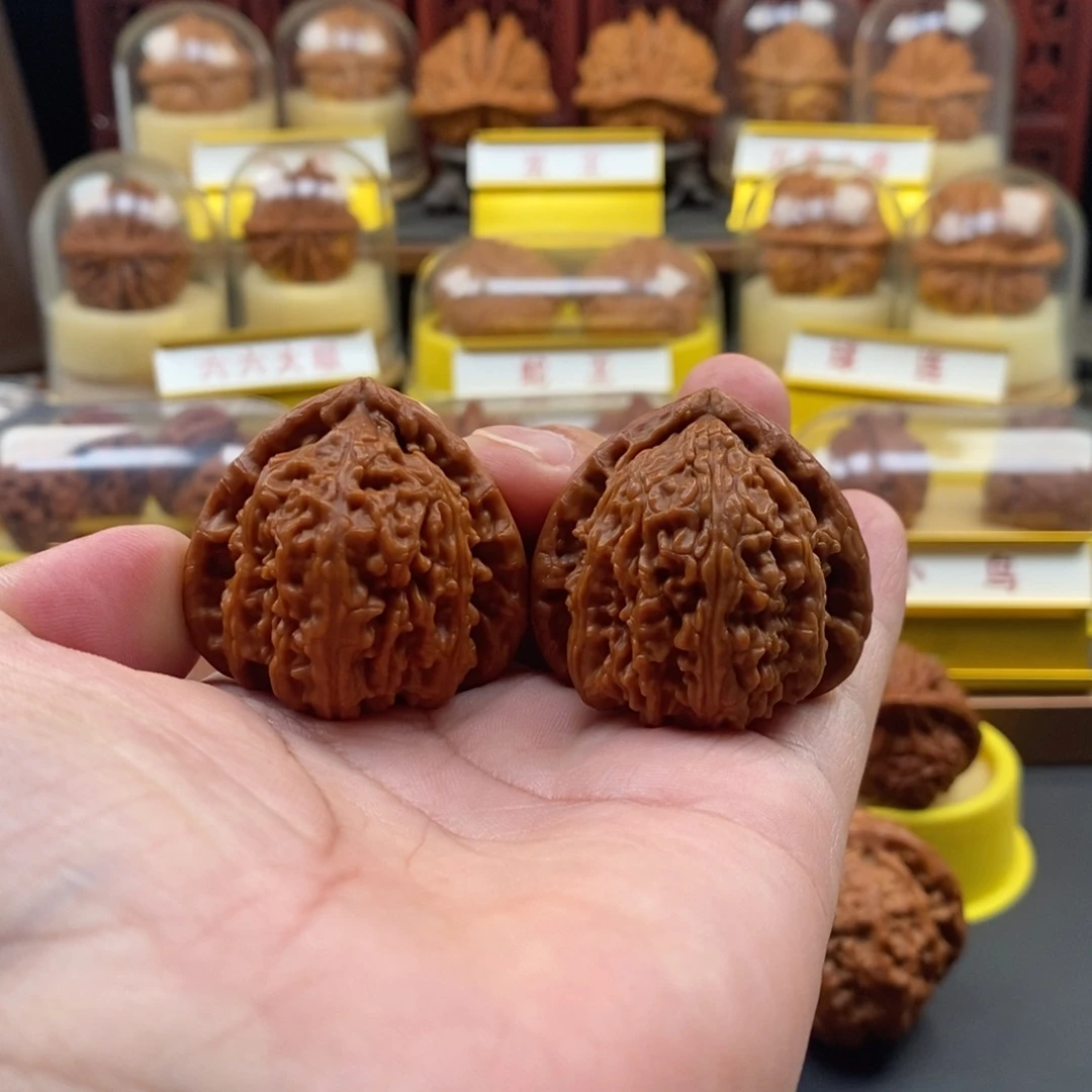 吊坠文玩核桃三角白，尺寸39