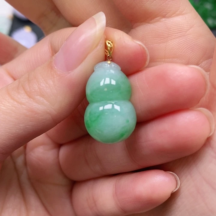 翡翠颈饰未镶嵌吊坠