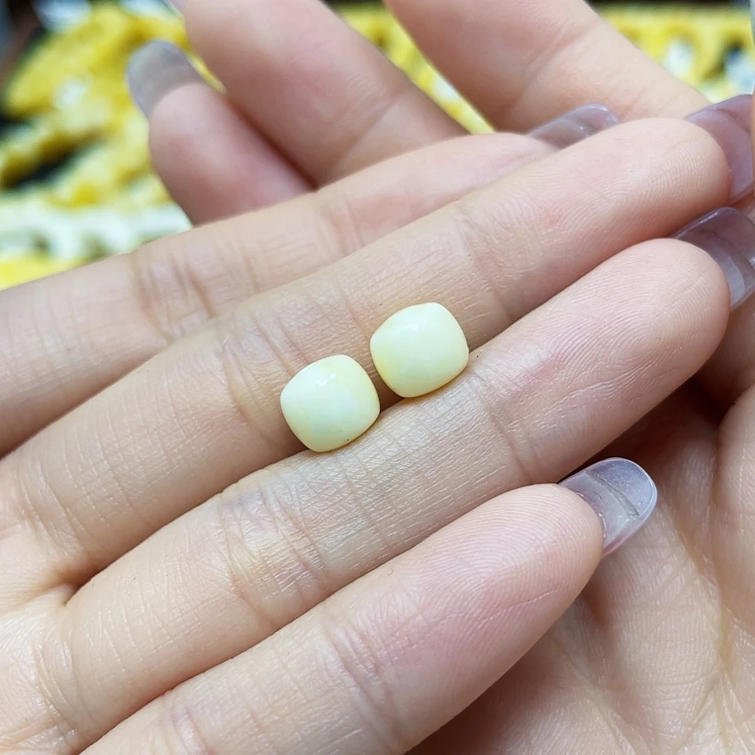 蜜蜡裸石未镶嵌老型对珠7.6mm福利