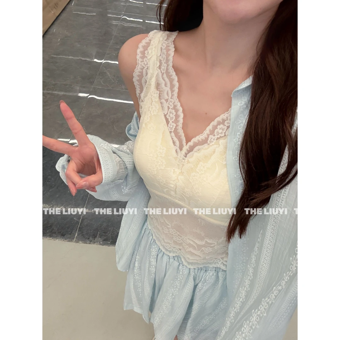 【LIUYI】纯纯欲动~纯欲蕾丝带胸垫美背吊带上衣2653