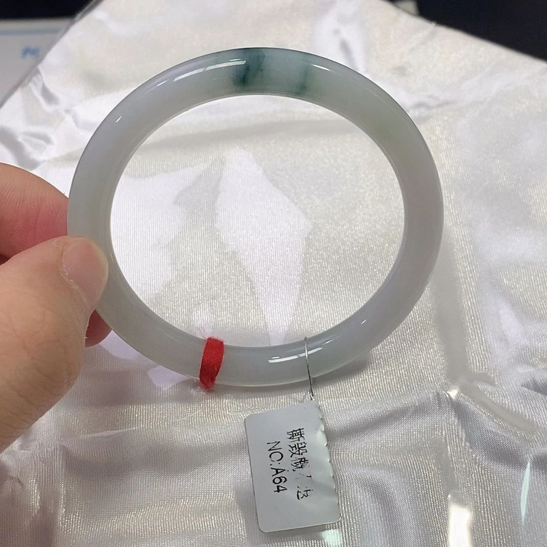 翡翠未镶嵌手镯（圆镯）