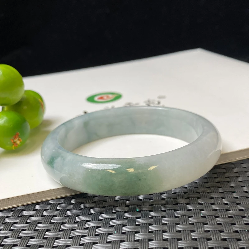 Colourful Yunnan/七彩云南冰种飘花翡翠手镯