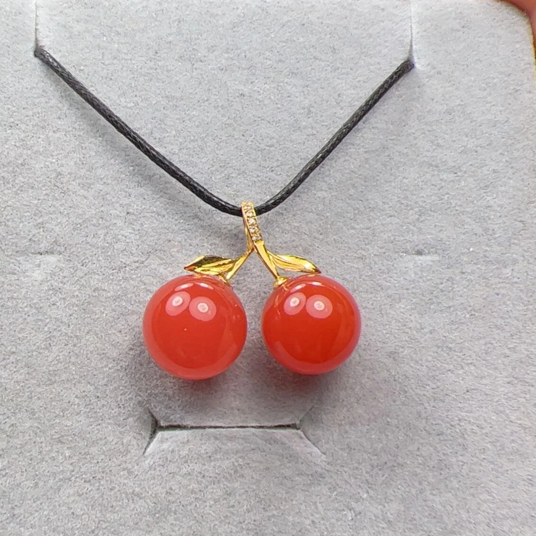 18K金镶嵌吊坠南红玛瑙