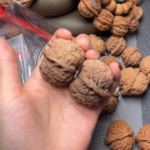 R***雷吊坠文玩核桃南瓜