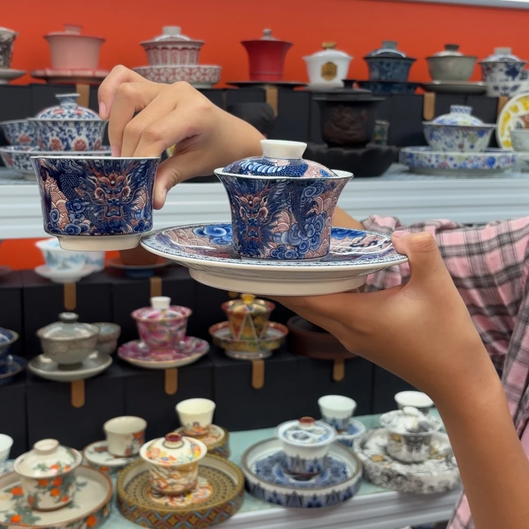 高端大气中透露出来茶具