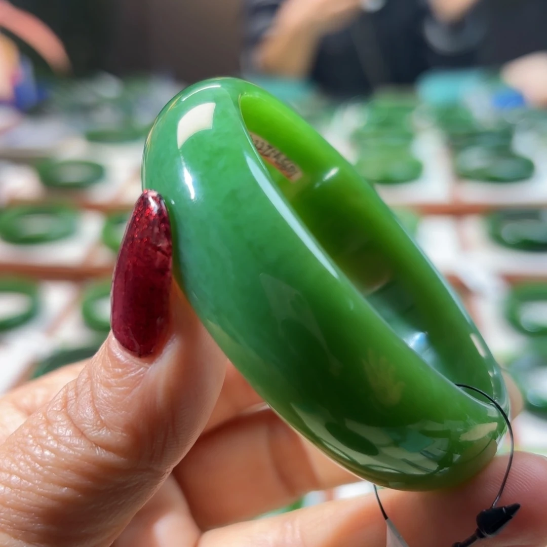 未镶嵌手镯和田玉（碧玉）幸**兰