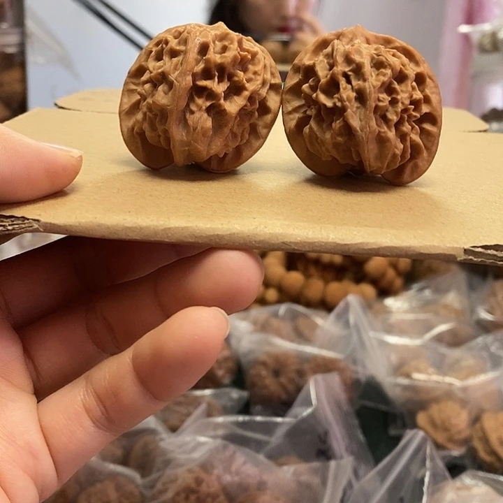 把件文玩核桃40蜡皮刀子天残脚