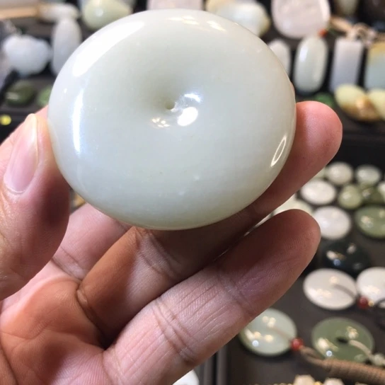 y***p和田玉未镶嵌颈饰