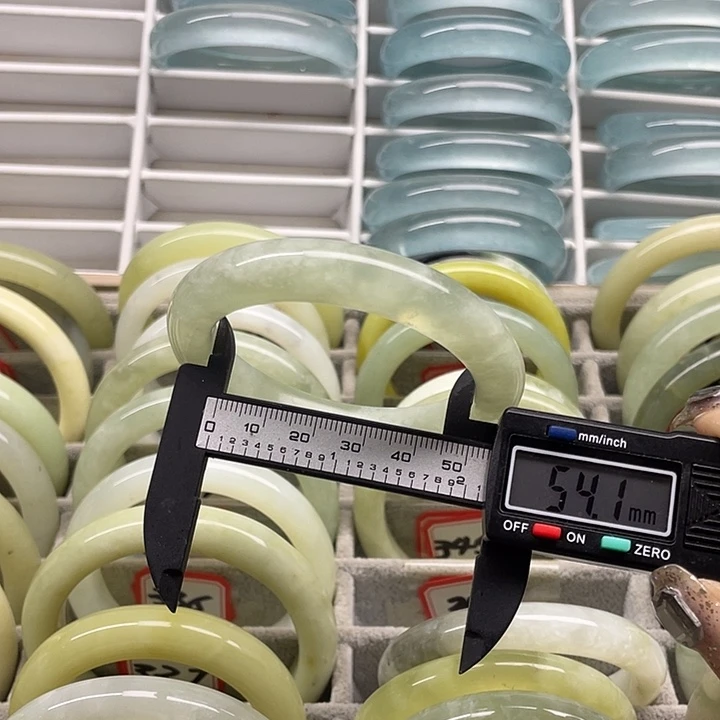 蛇纹石玉未镶嵌手镯337
