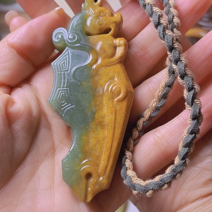 未镶嵌岫岩河磨玉（透闪石质玉）把件排**三