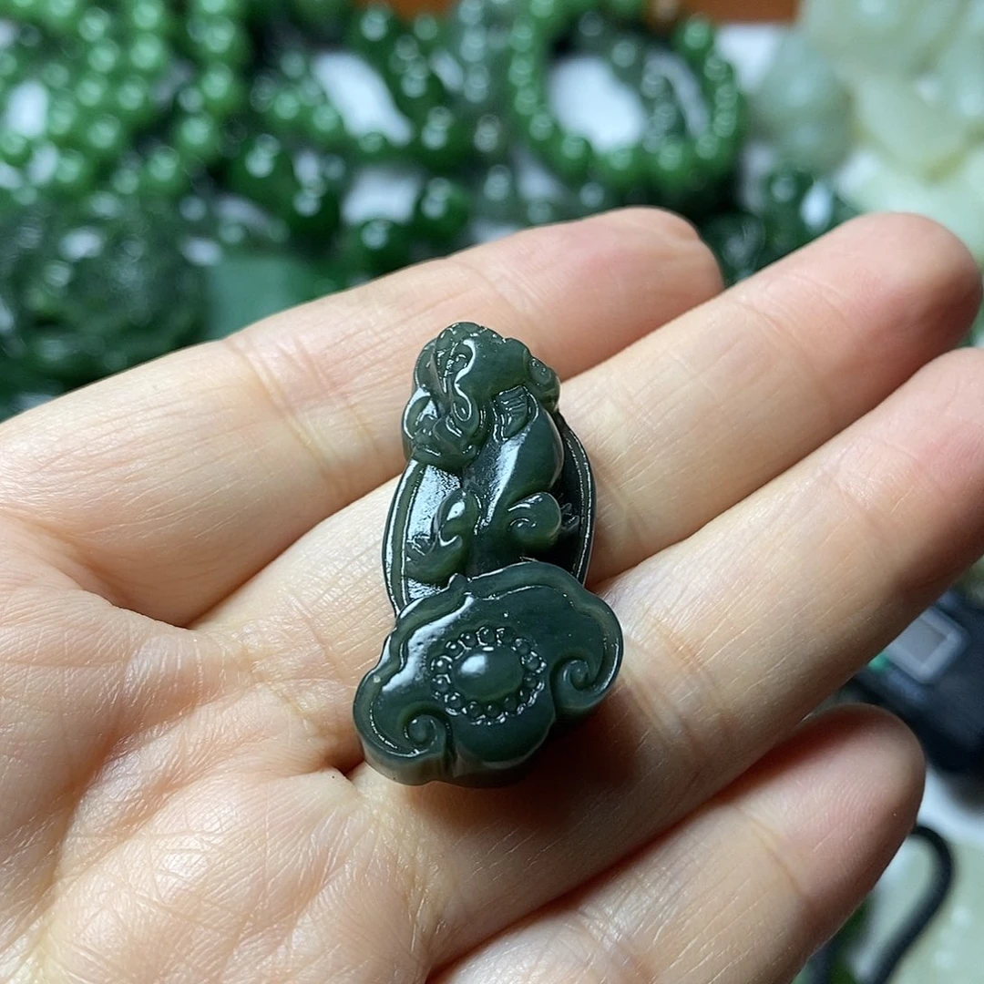 吊坠(不含链)未镶嵌和田玉（青玉）