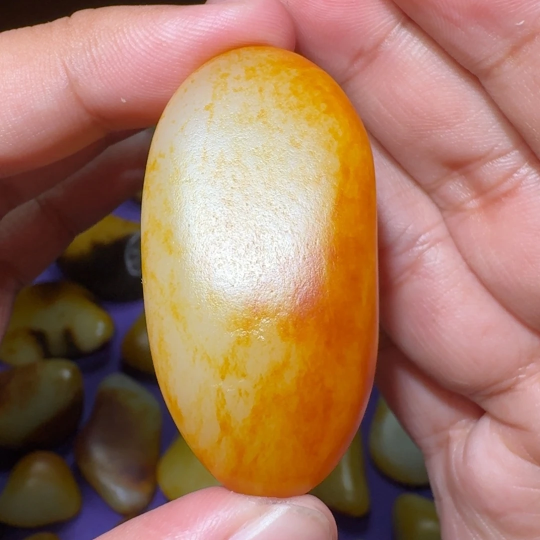 祥***利和田玉未镶嵌颈饰