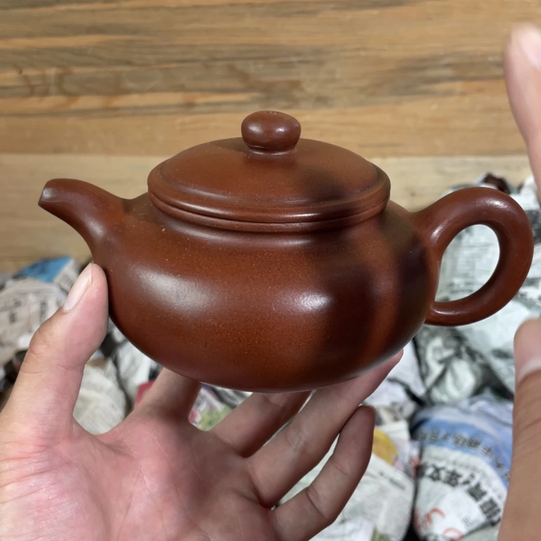 茶壶紫砂老厂紫砂壶一件。