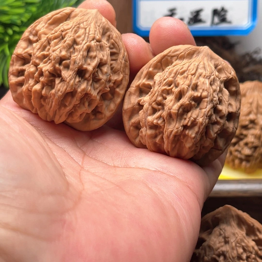 文玩核桃吊坠40麦穗虎头