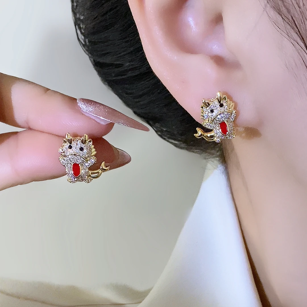 铜合金合成锆石耳饰 小众独特设计感小福龙微镶锆石耳钉1125