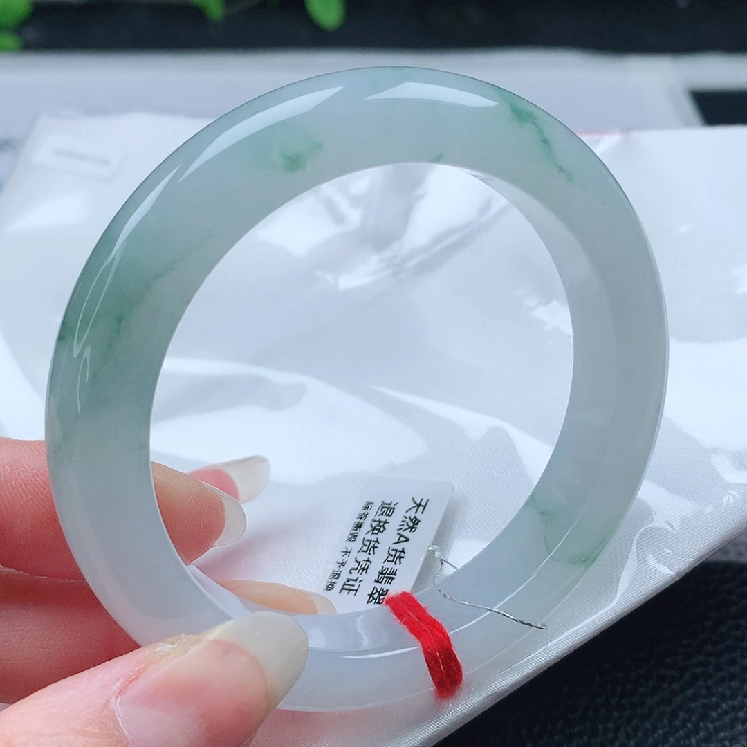翡翠手镯未镶嵌58圈