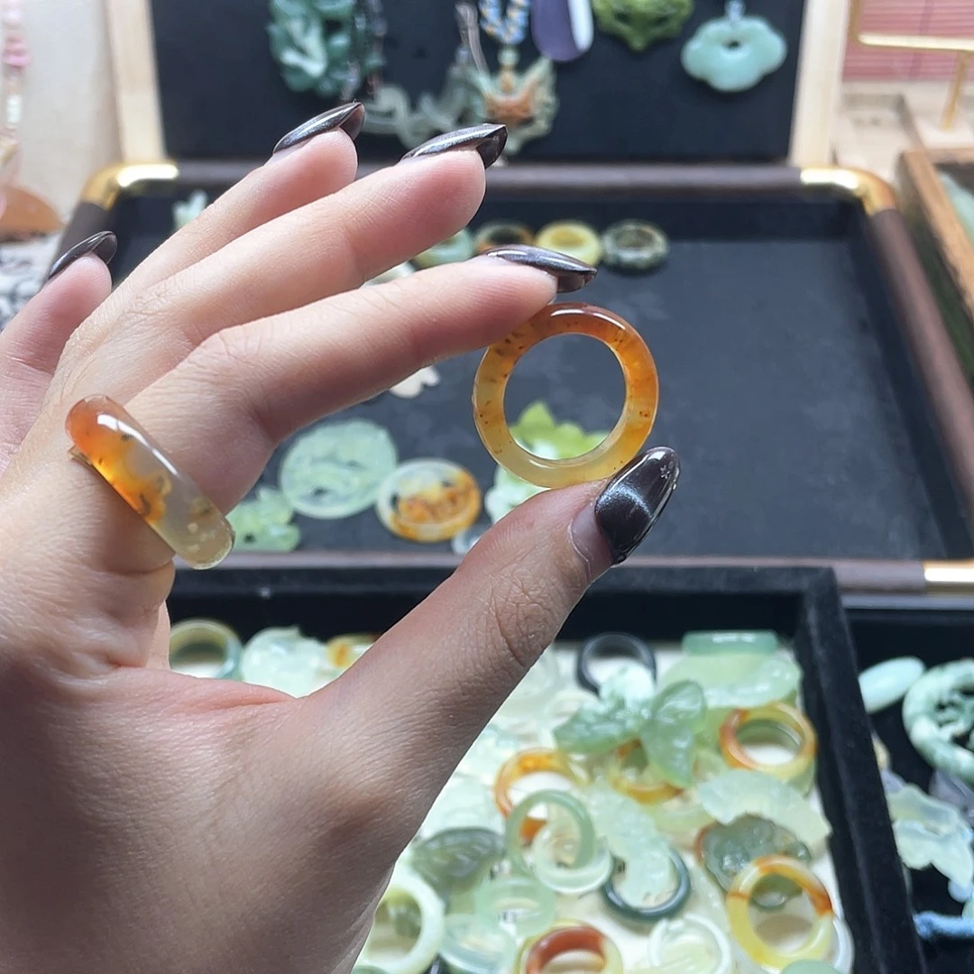 蛇纹石玉未镶嵌颈饰18.0