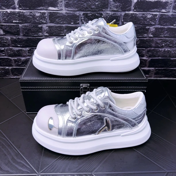 男鞋2025秋季新款头层牛皮简约百搭轻便厚底真皮透气运动休闲板鞋