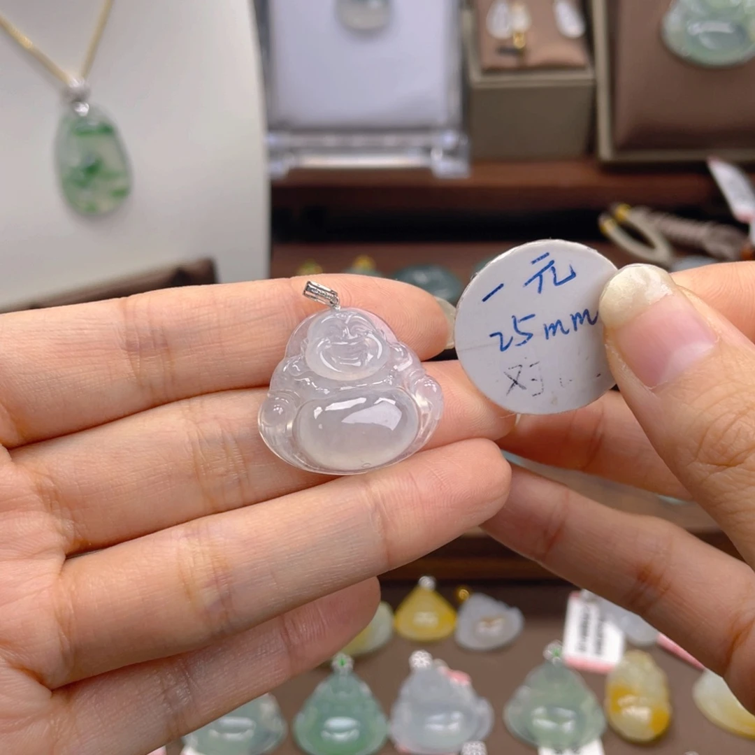 翡翠未镶嵌颈饰人****23×25.8×6.1