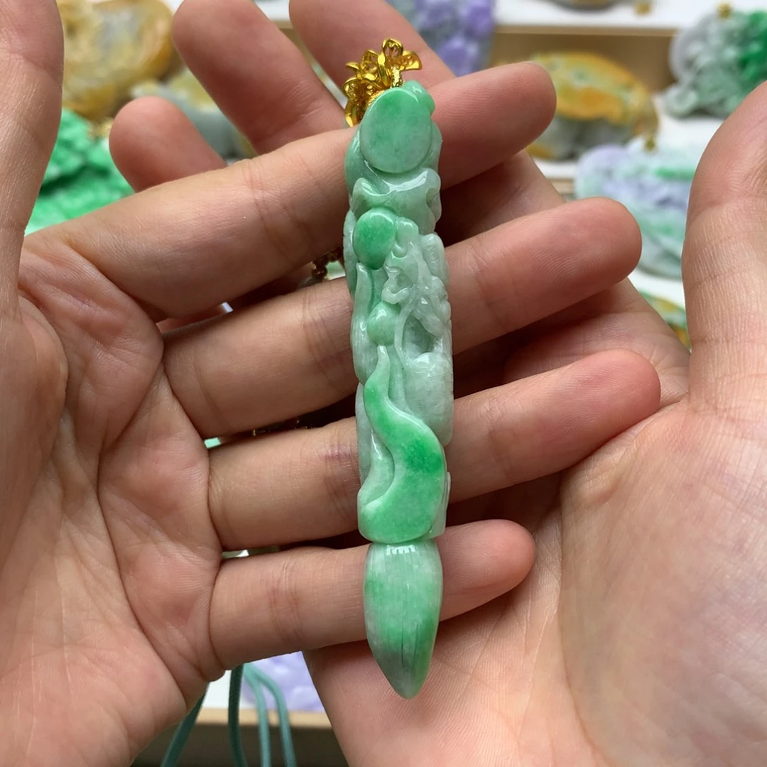 翡翠未镶嵌颈饰翡翠