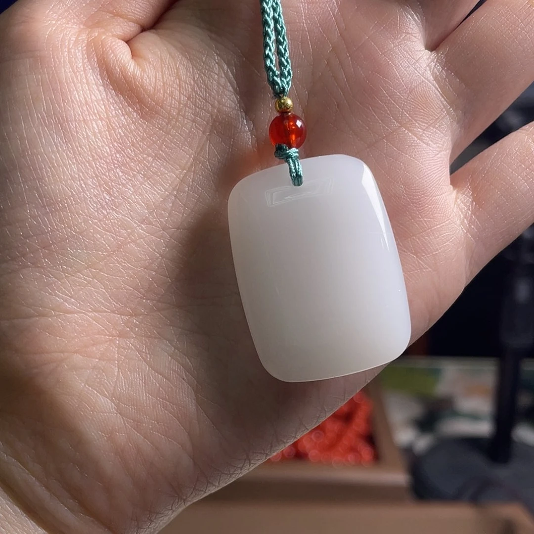 石英质玉未镶嵌颈饰