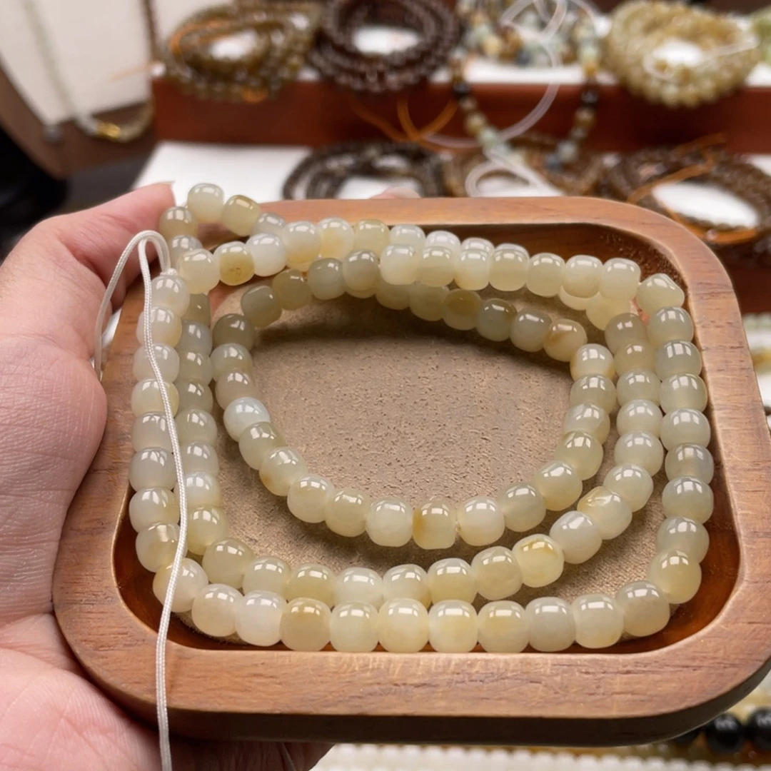 山***和田玉未镶嵌毛衣链珠串6*7mm