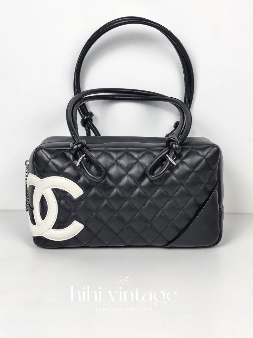 95新 Chanel/香奈儿  黑白康鹏牛皮枕头包 9开 二店