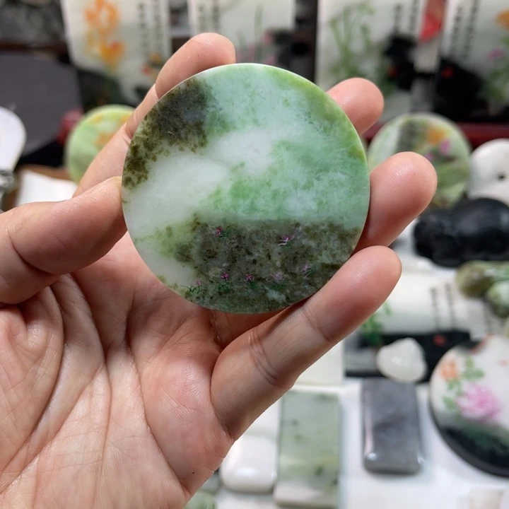 独山玉未镶嵌颈饰