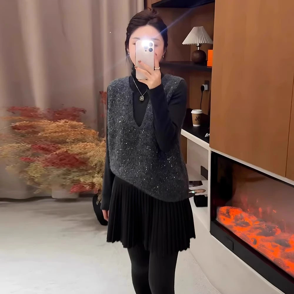 亮闪闪灰色马甲女春秋2025新款韩版套头亮片叠穿毛衣马夹坎肩背心