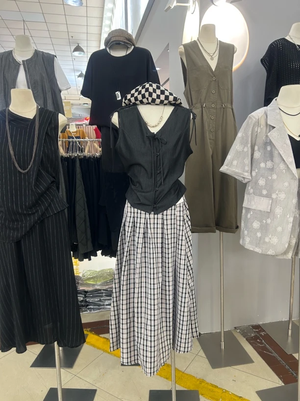 2025夏季上衣裤子爆款 修身简约质感好 扣号下单抢福利时尚