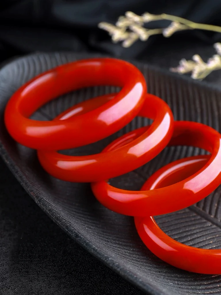 026号精品红色正圈手镯