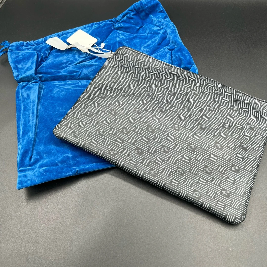 未使用 maje c63 Moreau 图案满印手拿包