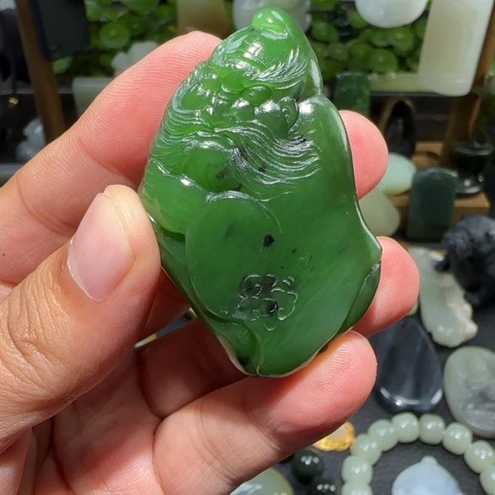 和田玉未镶嵌把件