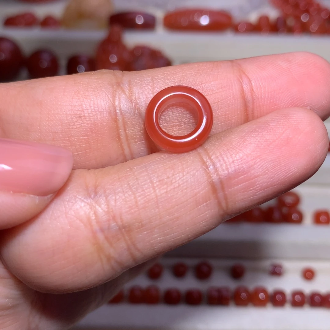 南红玛瑙未镶嵌跑环内径6.8瓦西玫红
