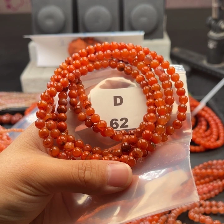 未镶嵌多样性发货默认微瑕77克南红玛瑙冰**冰