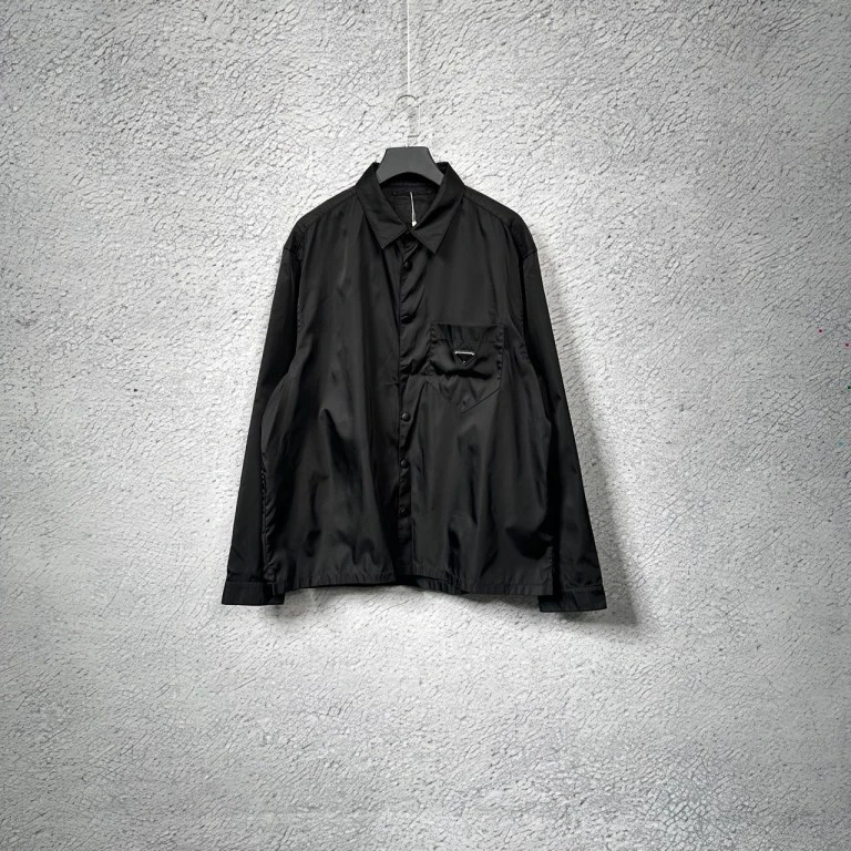 99新 Prada/普拉达 黑色铁牌三角标Logo再生尼龙衬衣外套 XXL码
