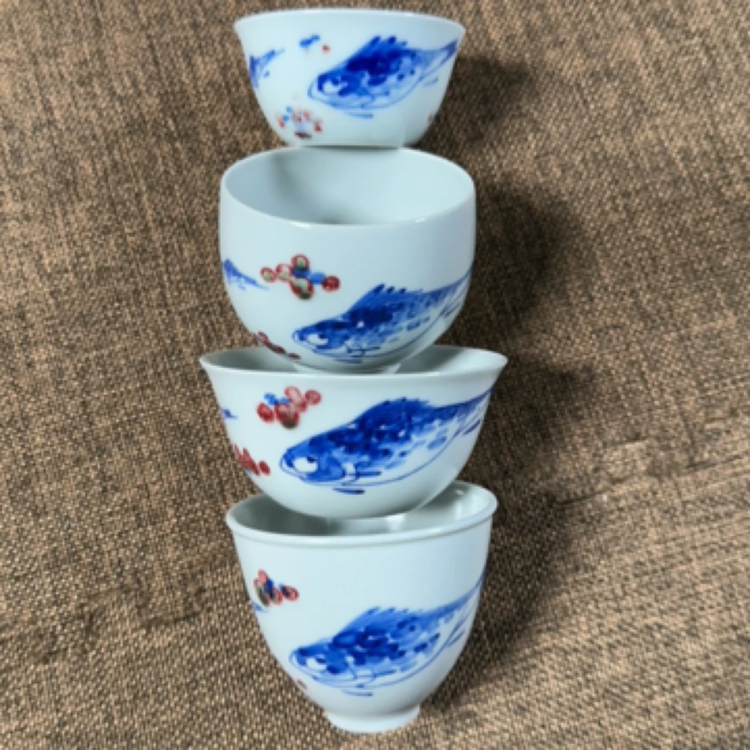 青花釉里红八大鱼杯