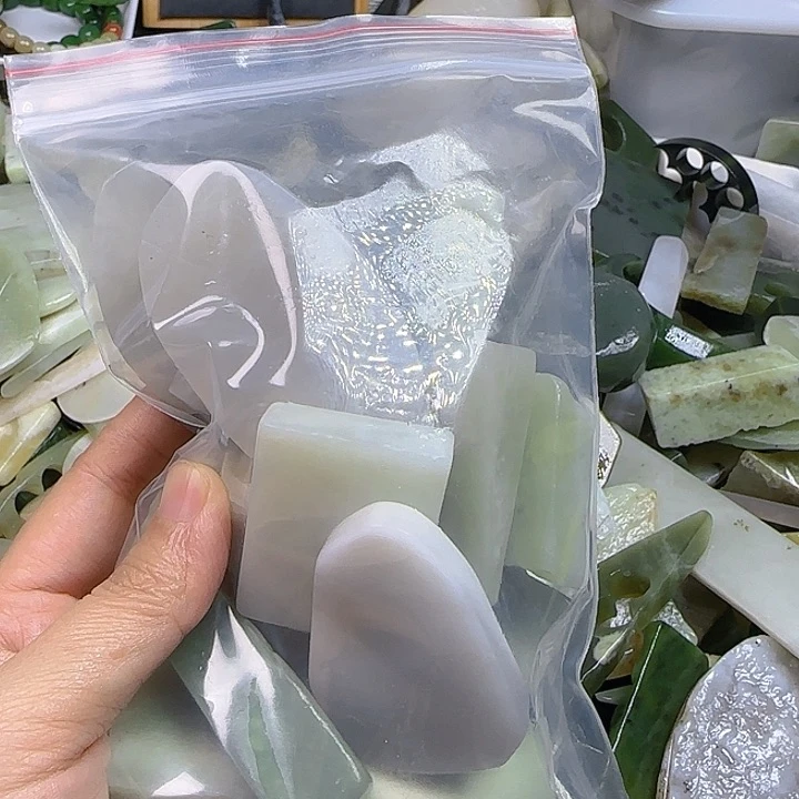 ****࿐和田玉未镶嵌挂件