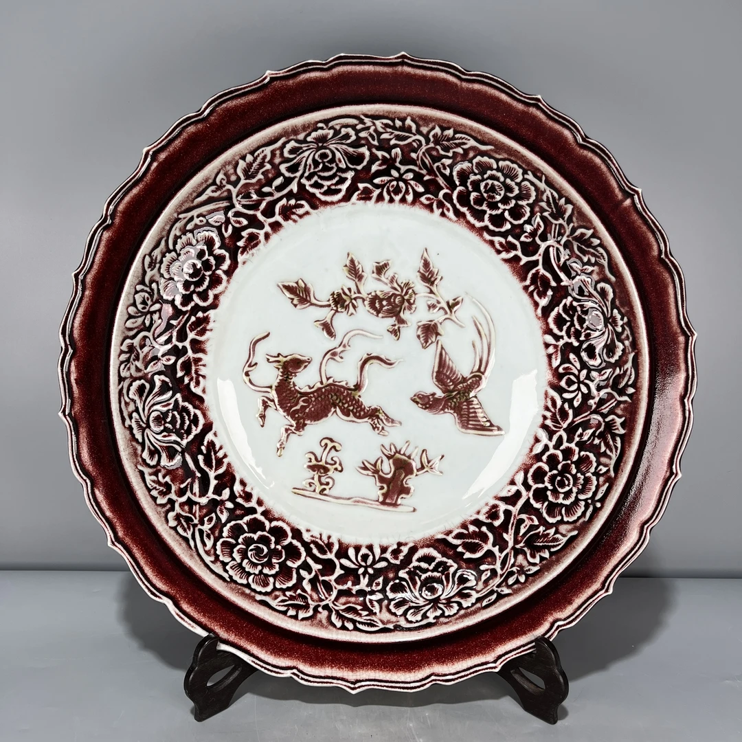 仿古瓷 仿古霁红釉雕刻麒麟凤纹葵口盘